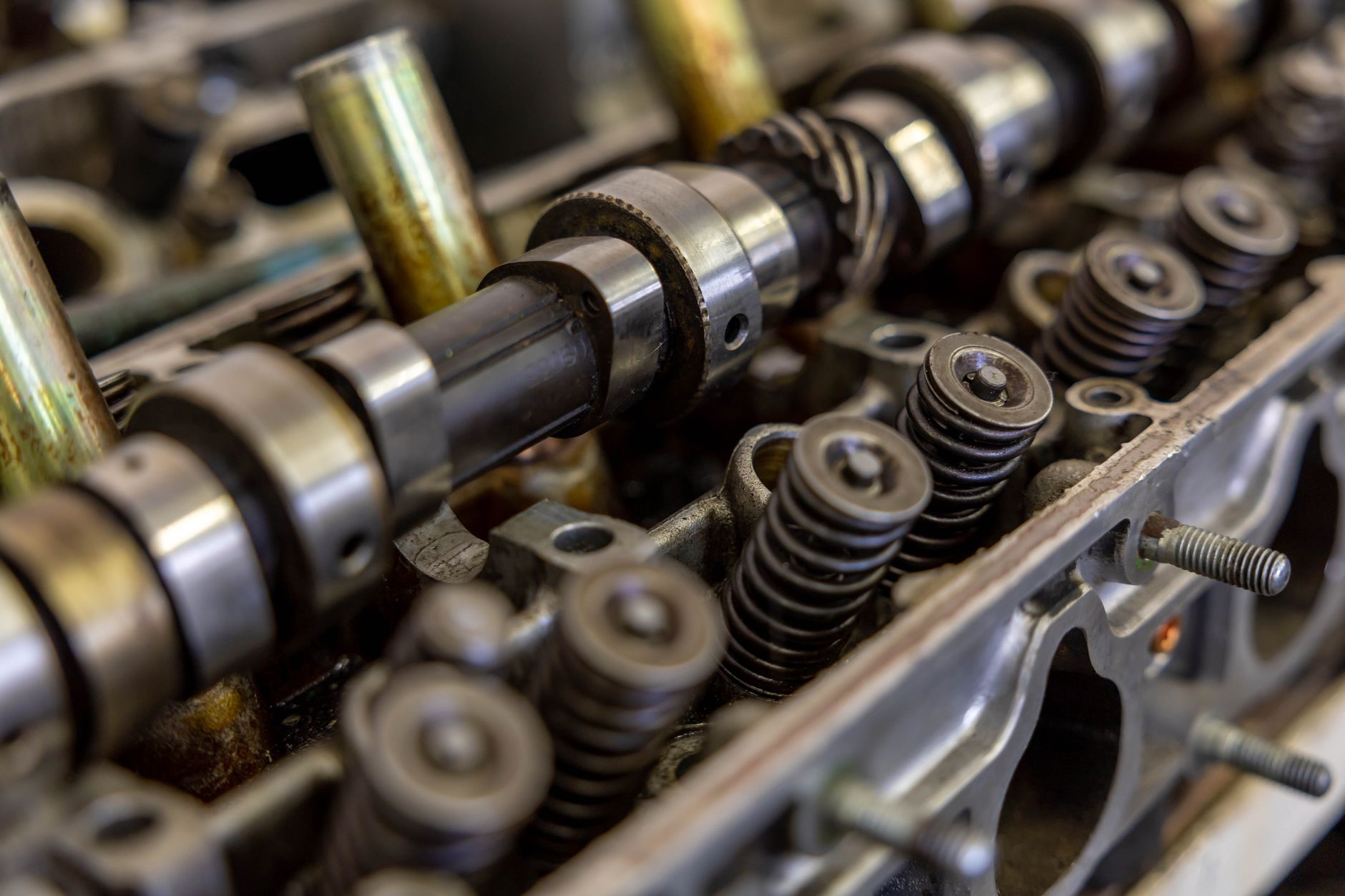 Engine Carbon Build-Up on Direct-Injection Performance Cars: What UK Drivers Need to Know Before It Gets Expensive