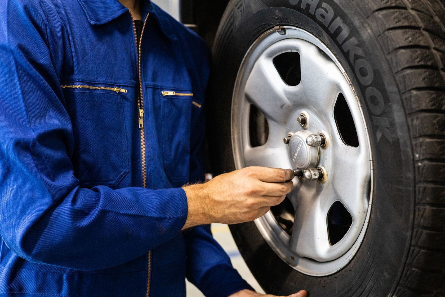 Four-Wheel Alignment on Modified Cars: What the Angles Actually Mean and Why Budget Tracking Centres Get It Wrong